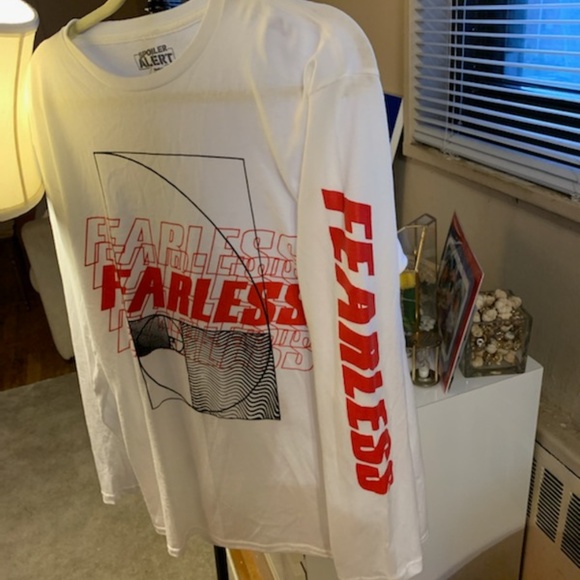 Fearless Graphic Top - Picture 5 of 5